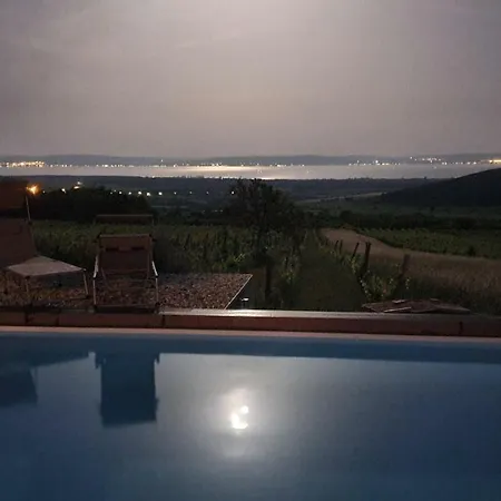 Casa de Férias Panorama, Balaton *